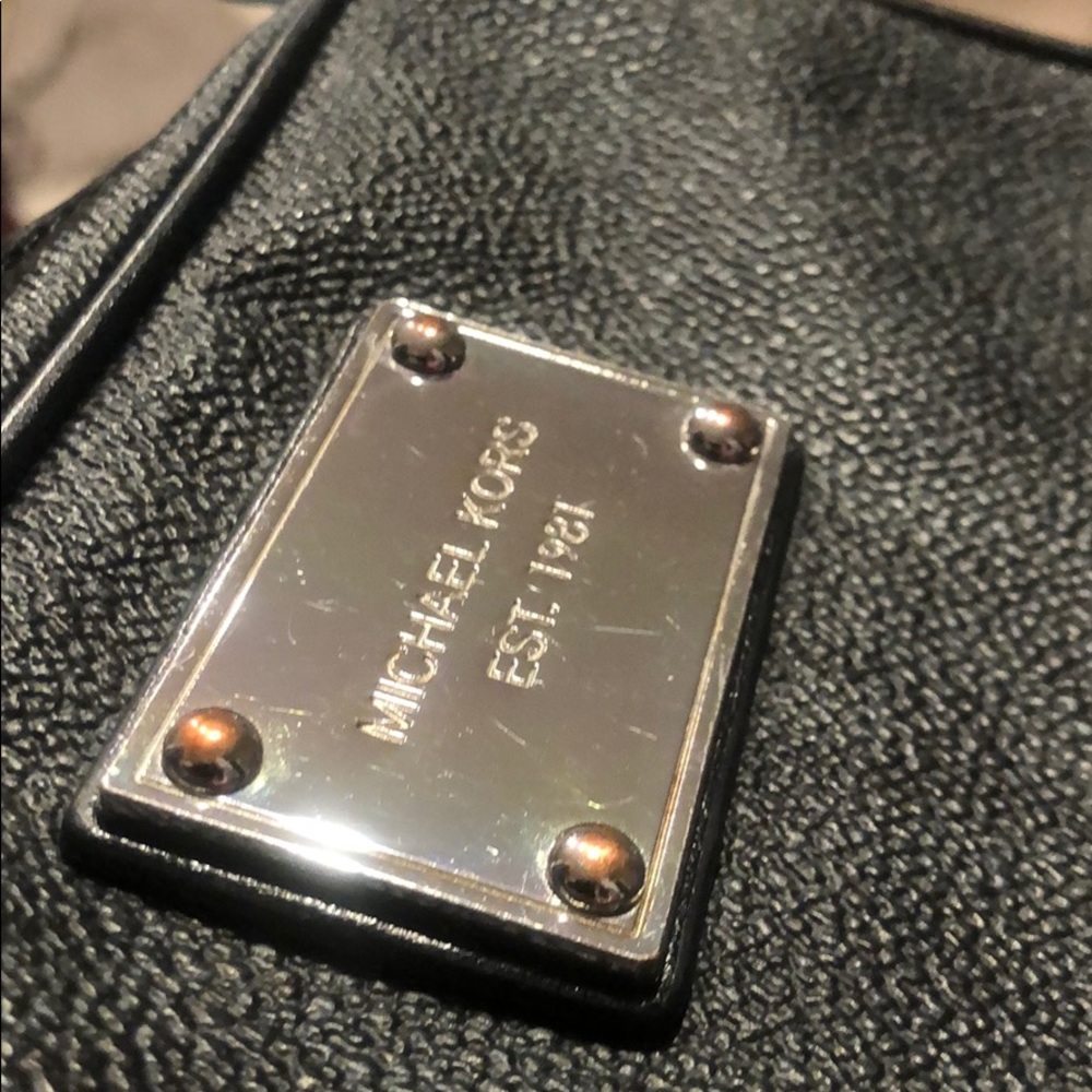 Michael Kors crossbody bag authentic - Picture 6 of 6